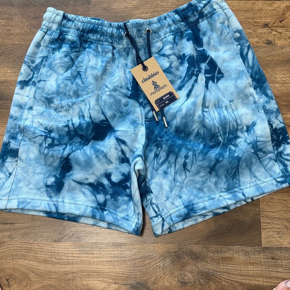 pair of tie-dye tie-waist loungewear shorts by Chubbies